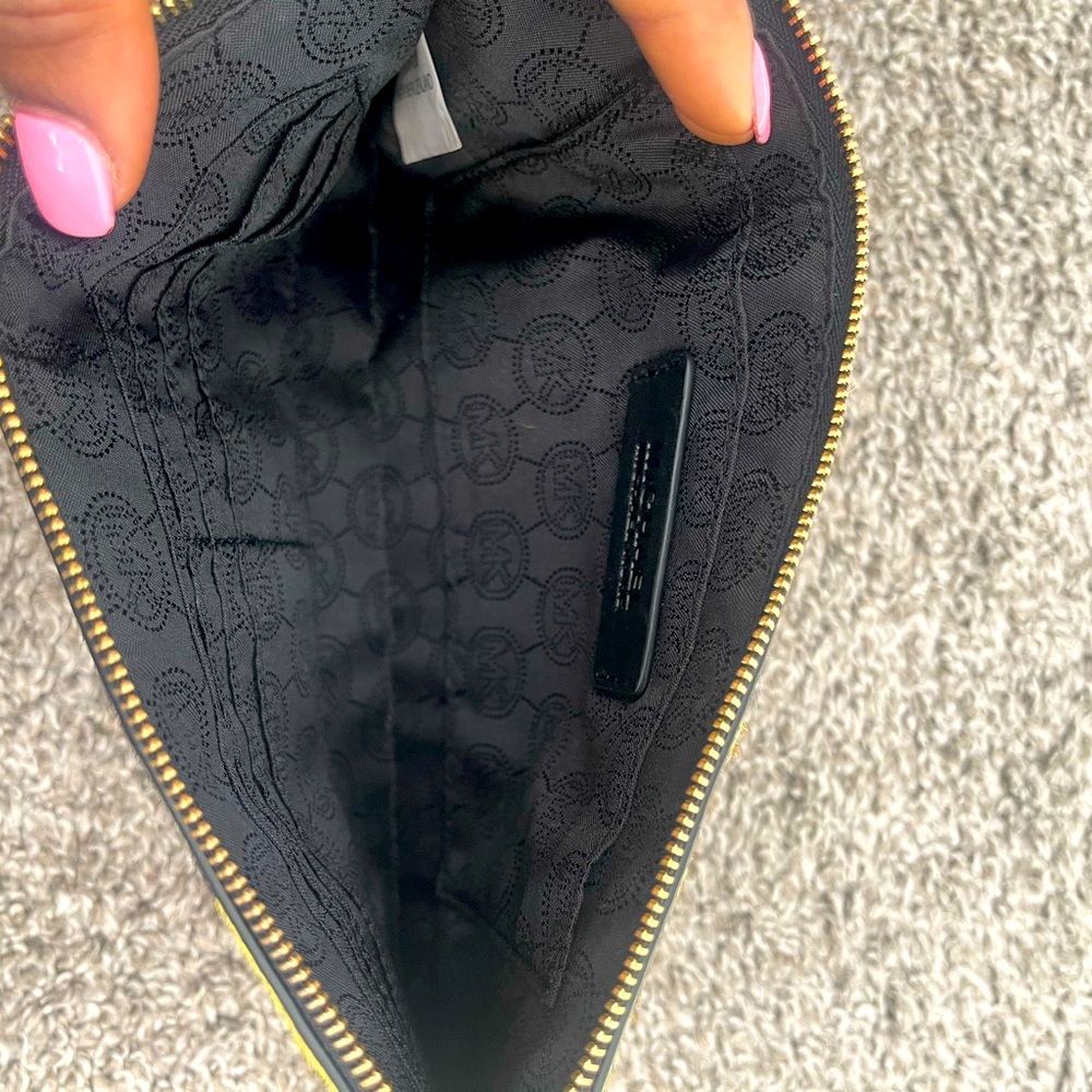 Michael Kors - Bedford Hair Calf Clutch - Picture 8 of 9